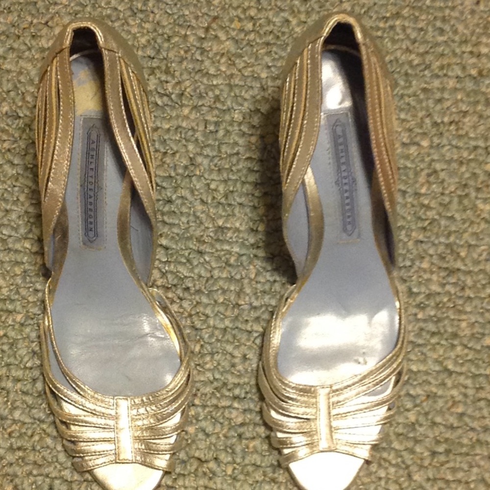 Silver wedge shoe